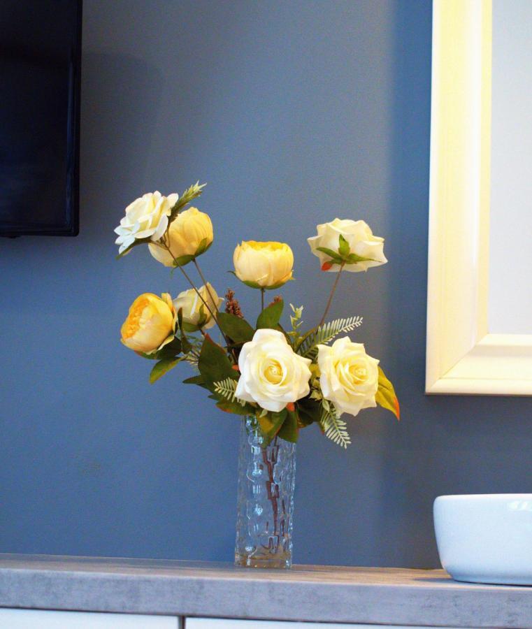Hostel Chmielna 5 Rooms&apartments